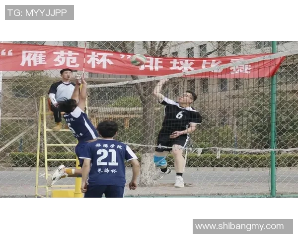 武汉排球队的团队协作揭秘:排球巨献背后的默契与拼搏精神 武汉排球队的团队协作揭秘:排球巨献背后的默契与拼搏精神