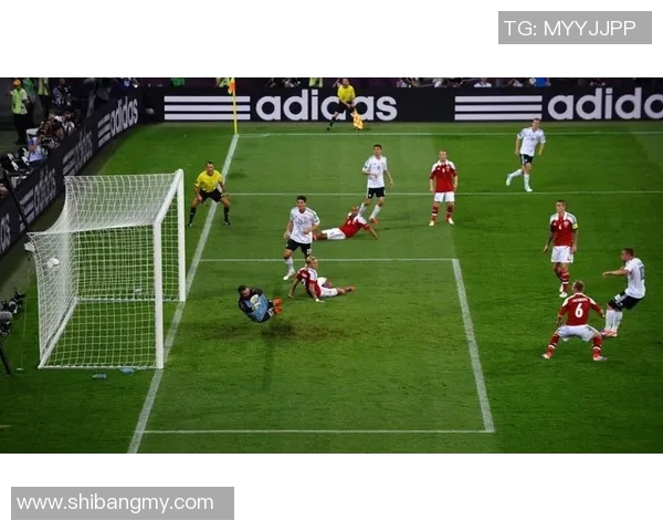 杭州足球队边路渗透战术解析与球队表现的深度剖析 杭州足球队边路渗透战术解析与球队表现的深度剖析